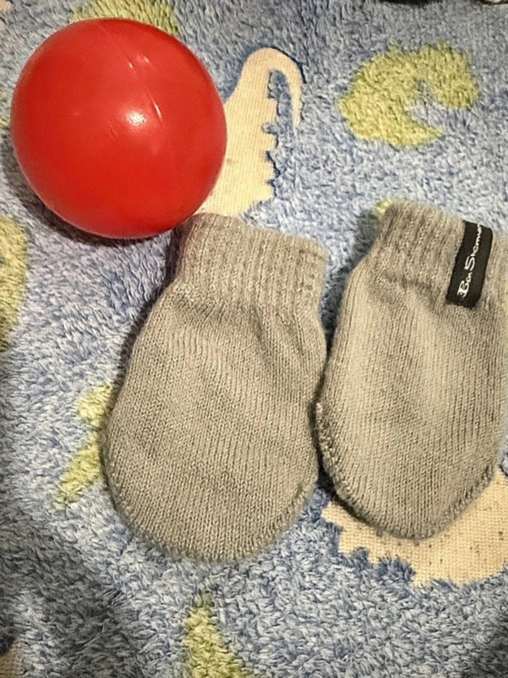 Ben Sherman baby mittens